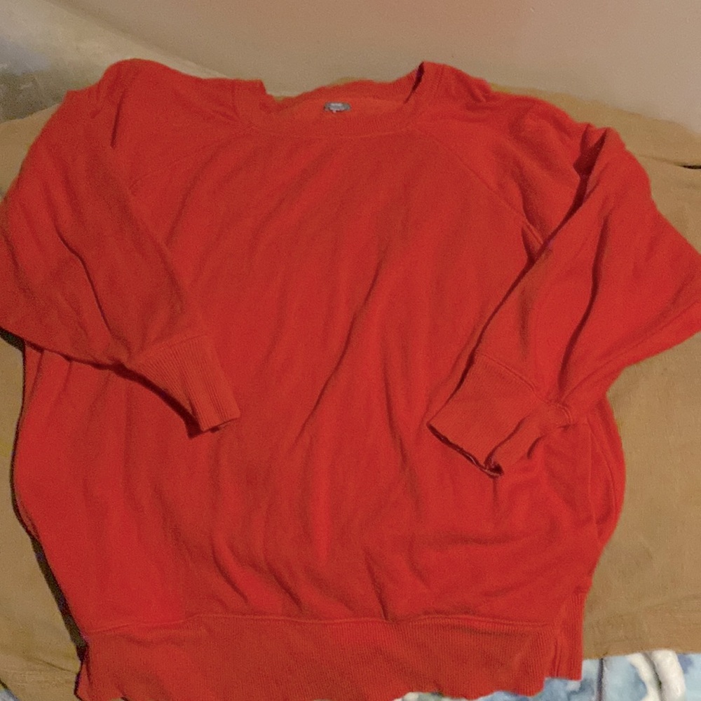 Red aerie sweatshirt. Unknown size but probably L or XL. Oversized. Pockets!!